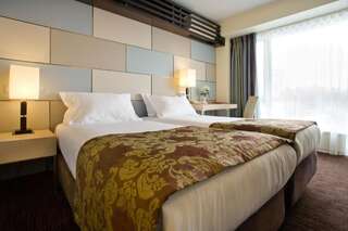 Отель Atlas Hotel Донецк Двухместный номер с 2 отдельными кроватями-2