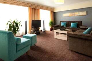 Отель Atlas Hotel Донецк Люкс-5